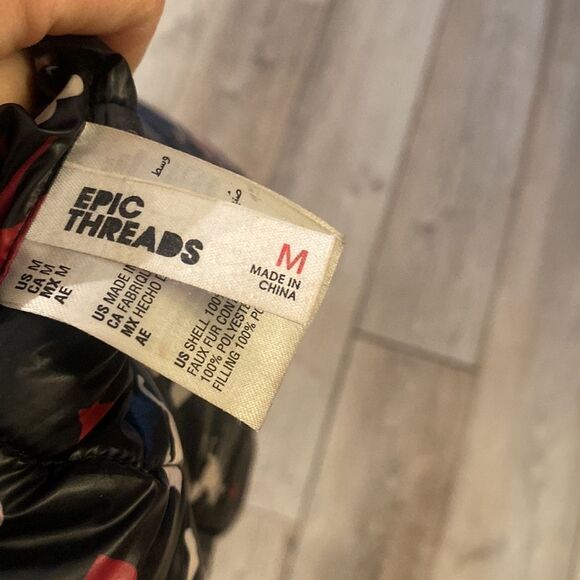 Girls Medium Epic Thread Faux Fur Lined Zip Up Vest Size Medium - Picture 3 of 5